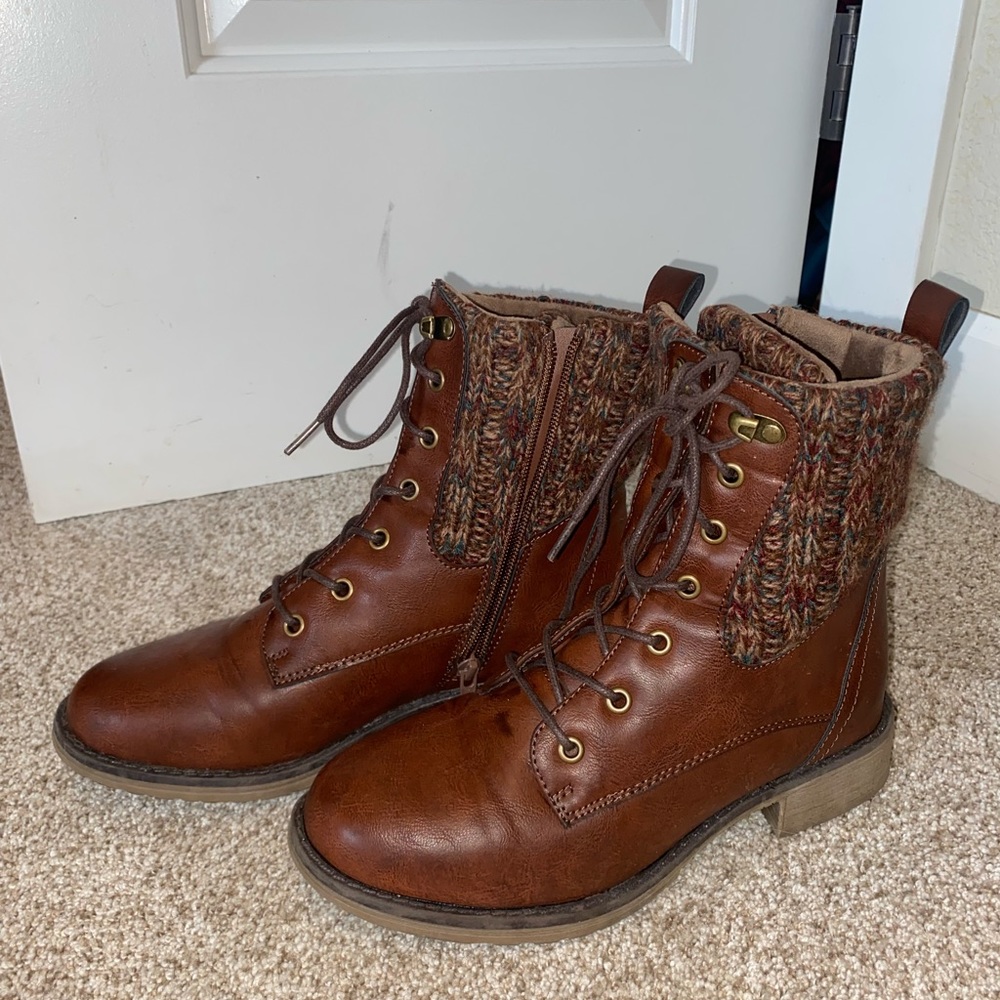 Mukluks brown ankle boots